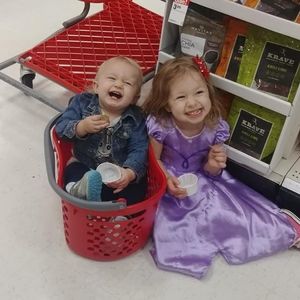 Meet your Posher, Raeshelle